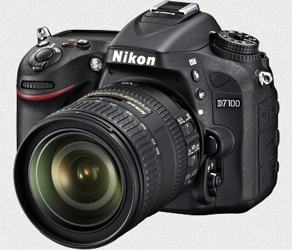 Zrcadlovka Nikon D7100